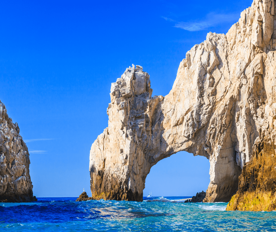 The famous arch in Cabo San Lucas